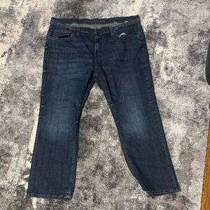 Casual Avenue Men's Dark Blue Straight Jeans